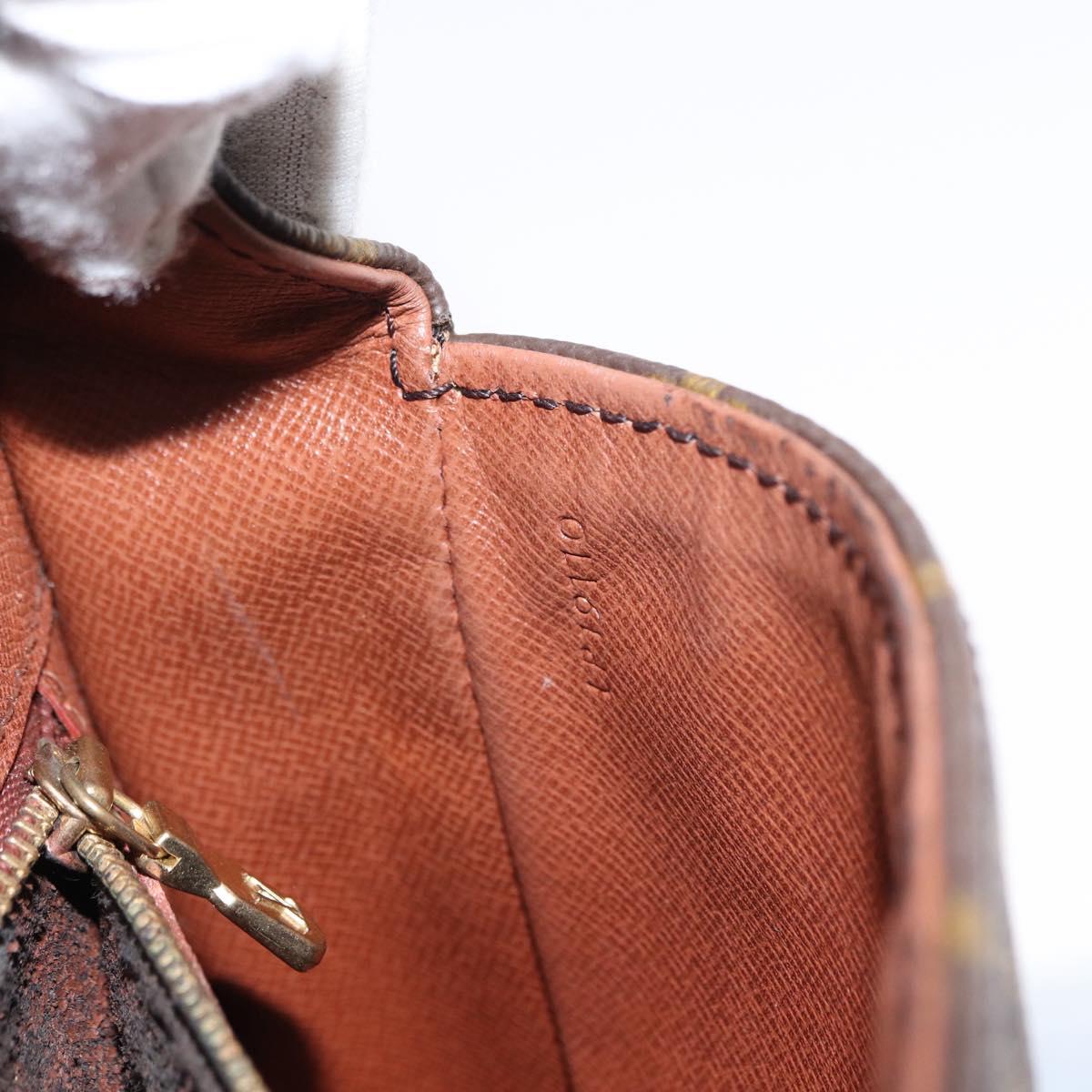 LOUIS VUITTON Monogram Saint Cloud MM Shoulder Bag M51243 LV Auth BA8278