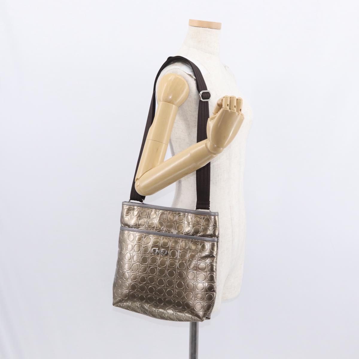Salvatore Ferragamo Gancini Shoulder Bag Enamel Gold Auth BA8494