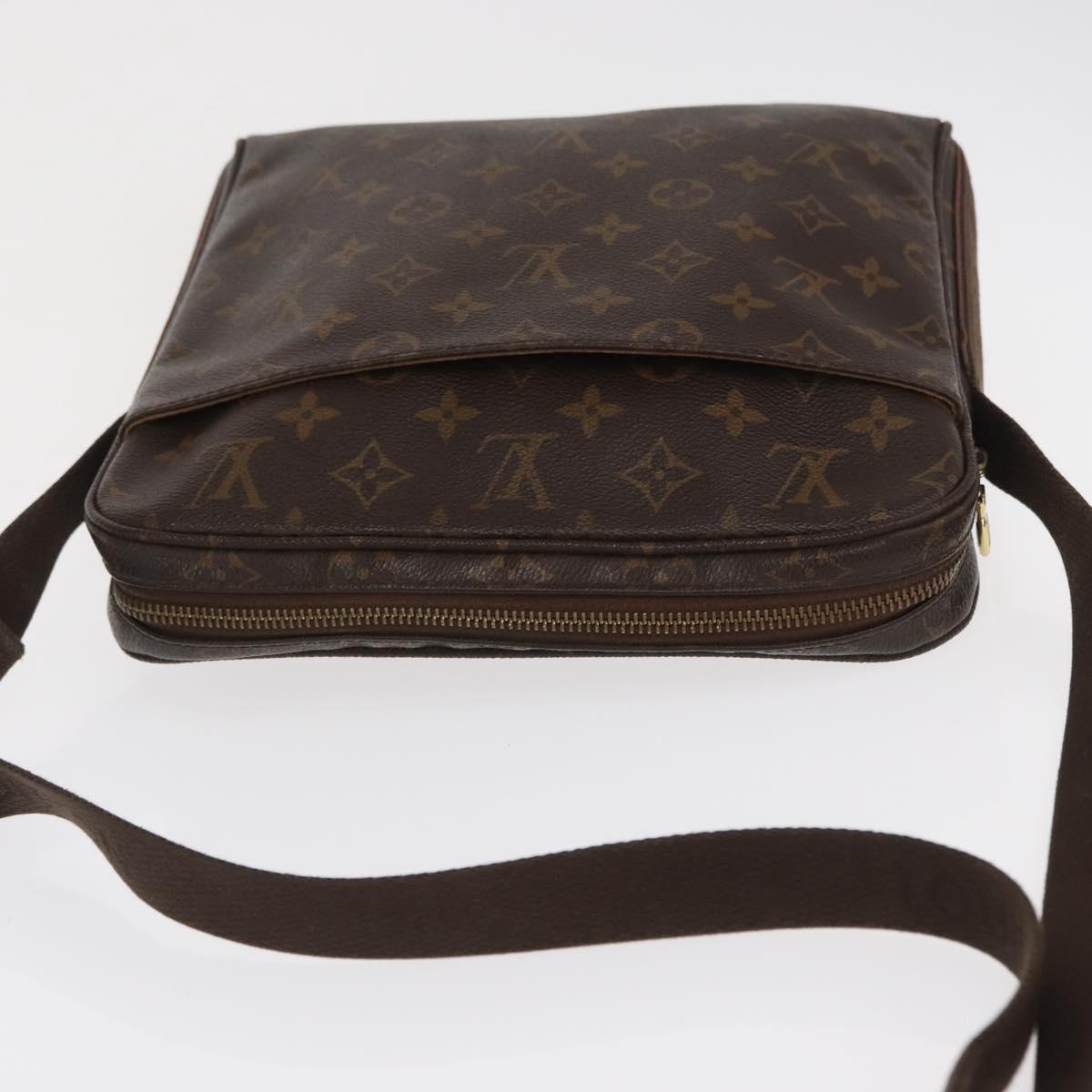 LOUIS VUITTON Monogram Shoulder Bag LV Auth BA9154