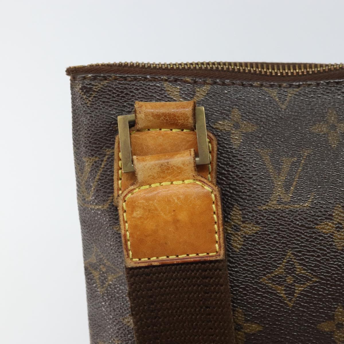 LOUIS VUITTON Monogram Pochette Bosphore Shoulder Bag M40044 LV Auth BA9815