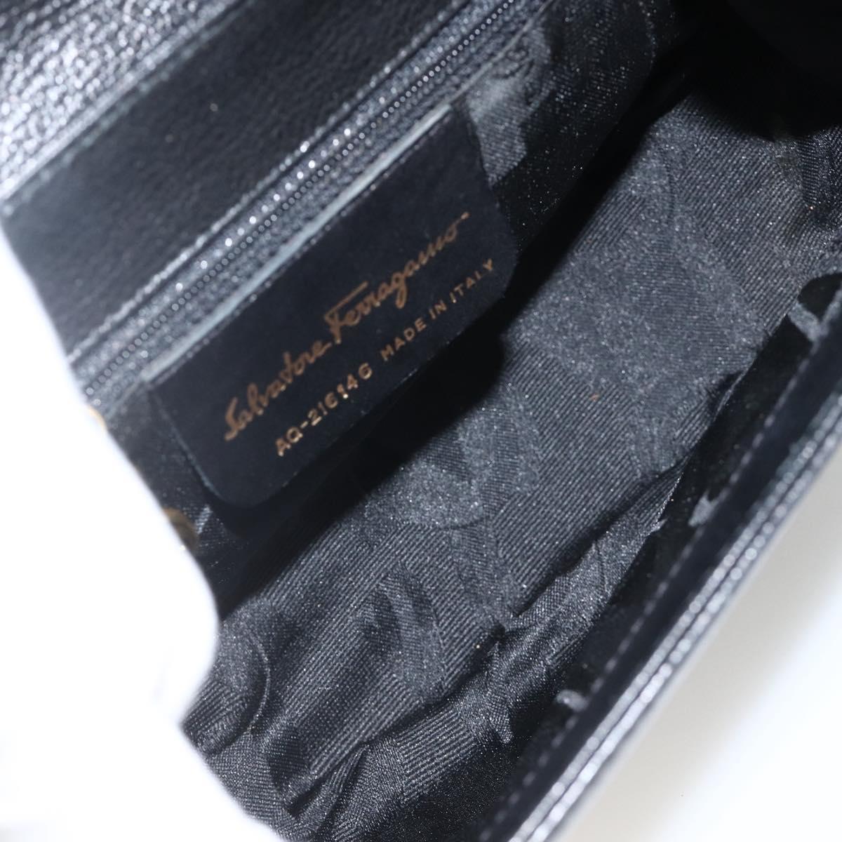 Salvatore Ferragamo Gancini Shoulder Bag Leather Black Gold Auth BAZ601A