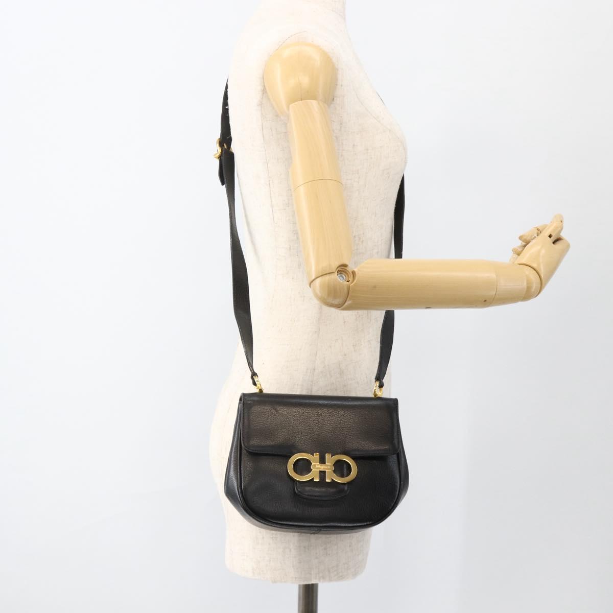Salvatore Ferragamo Gancini Shoulder Bag Leather Black Gold Auth BAZ601A