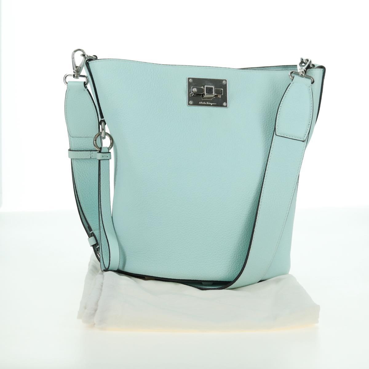 Salvatore Ferragamo Gancini Shoulder Bag Leather Silver Peppermint Auth BD070AV