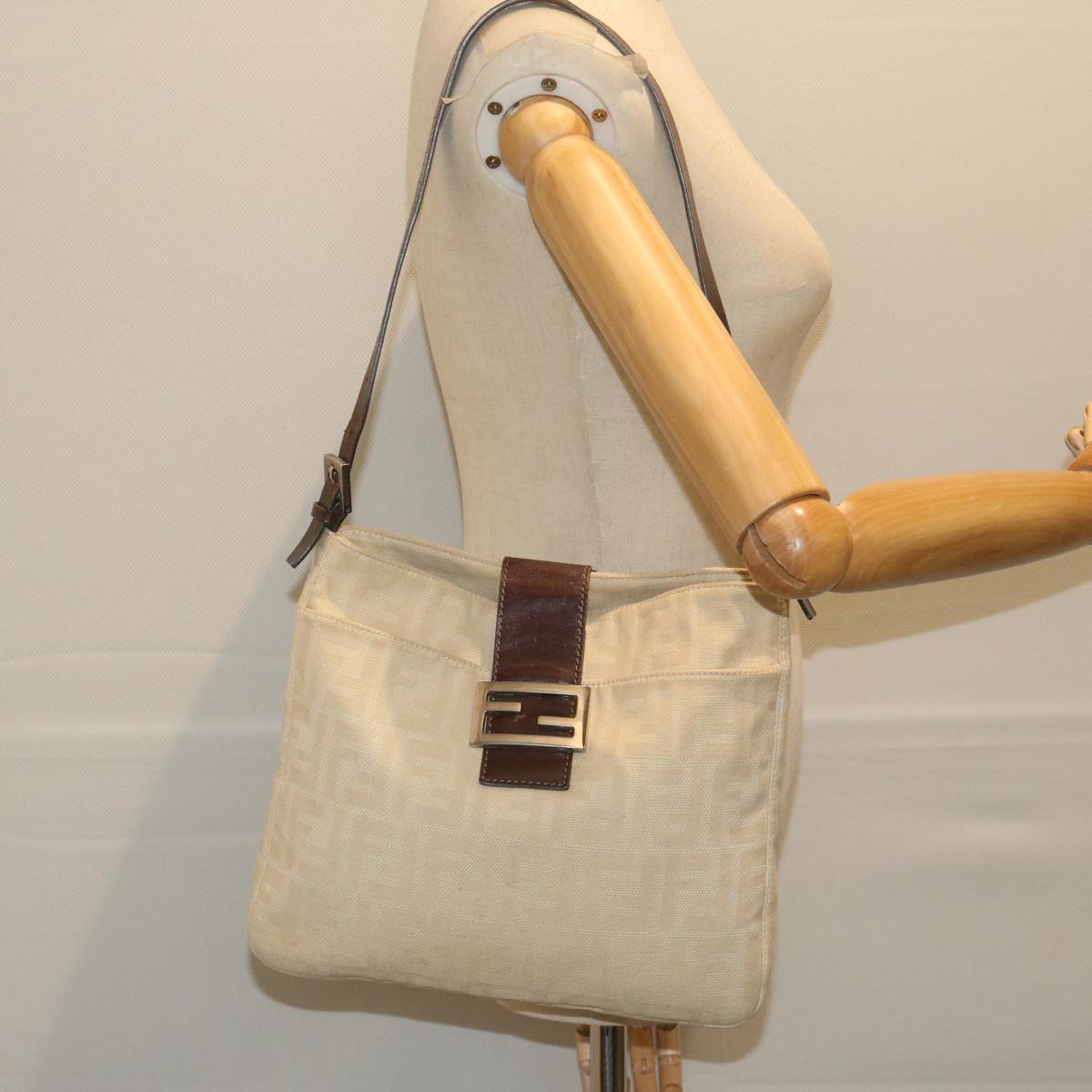 FENDI Zucca Canvas Mamma Baguette Shoulder Bag Beige 2348 26727 008 Auth bs10534