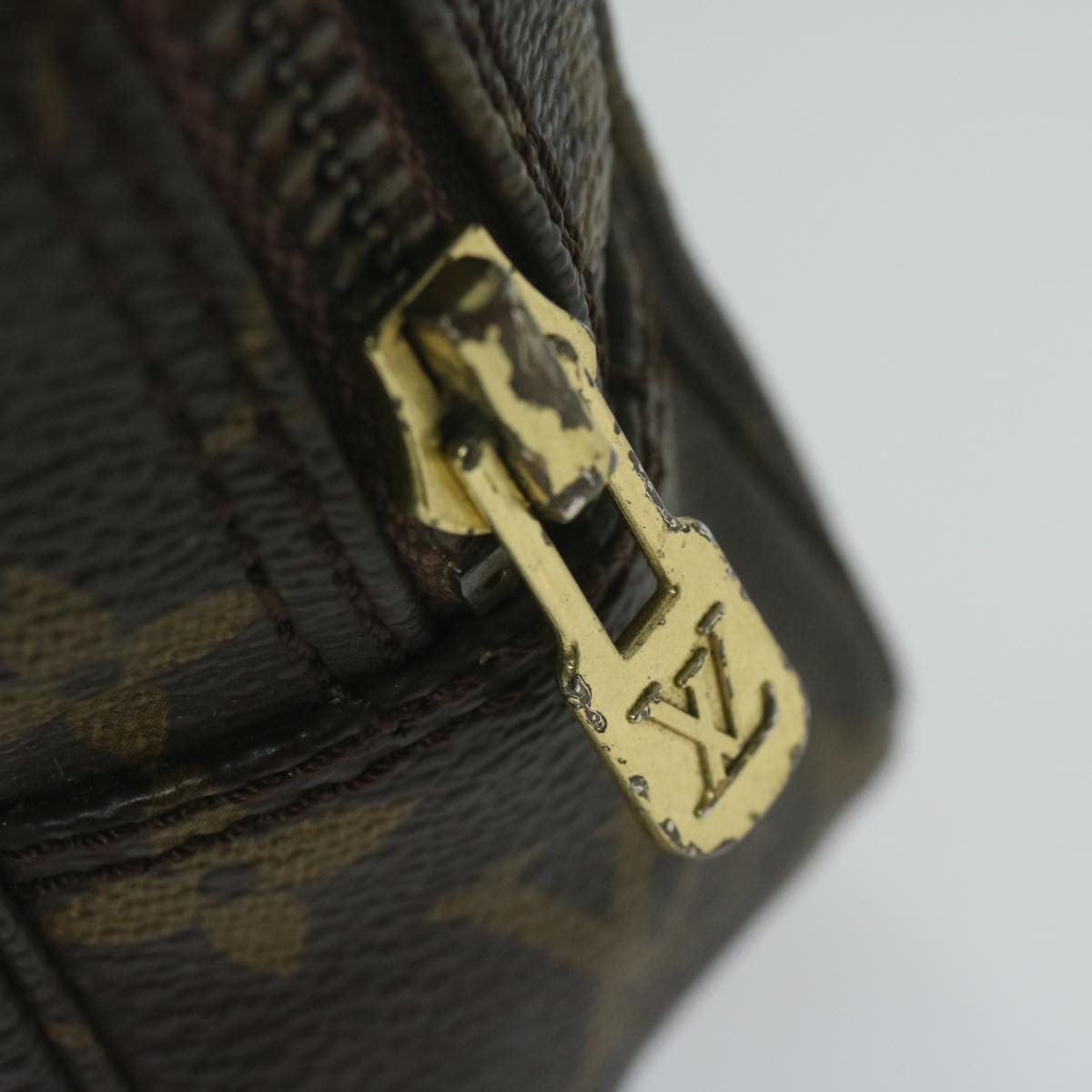 LOUIS VUITTON Monogram Trousse Toilette 18 Pouch M47526 LV Auth bs11200