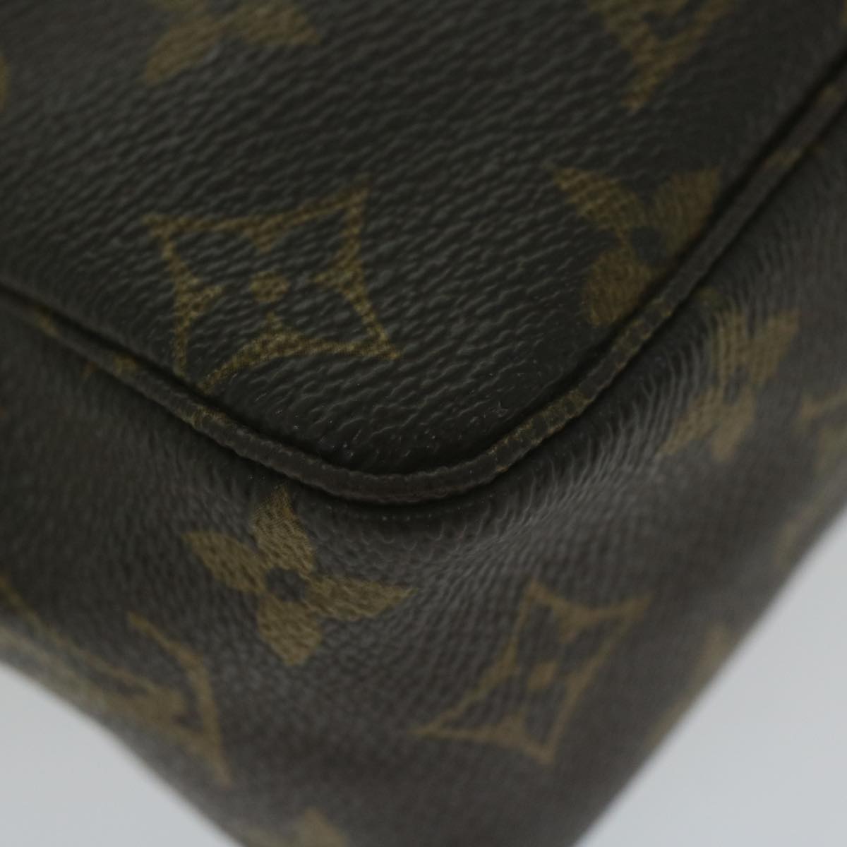 LOUIS VUITTON Monogram Trousse Toilette 18 Pouch M47526 LV Auth bs11200