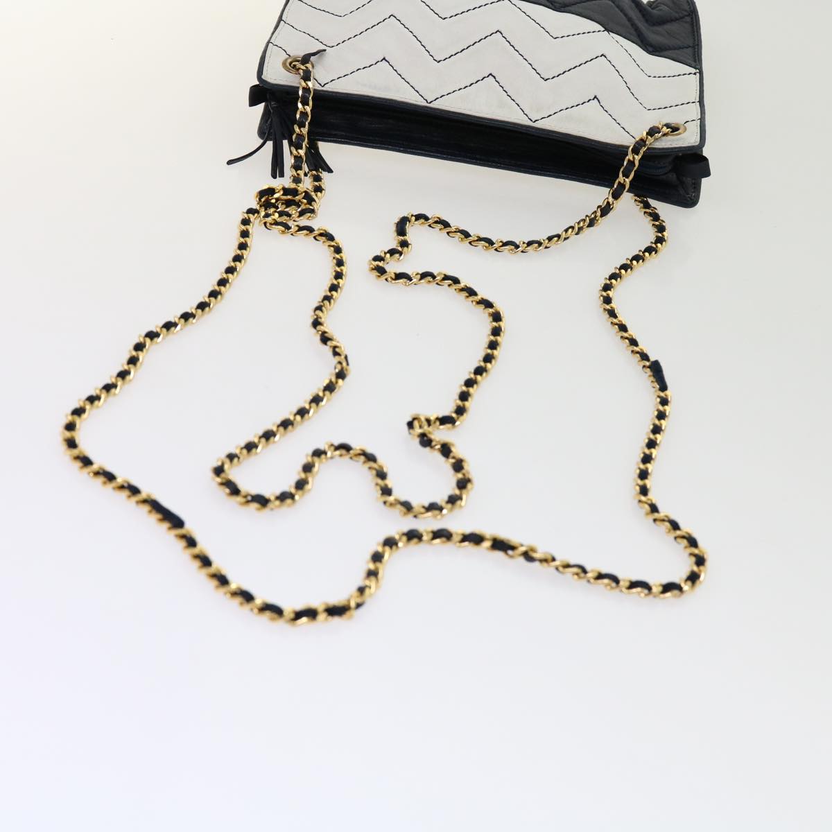 GIVENCHY Chain Shoulder Bag Leather White Navy Auth bs11231