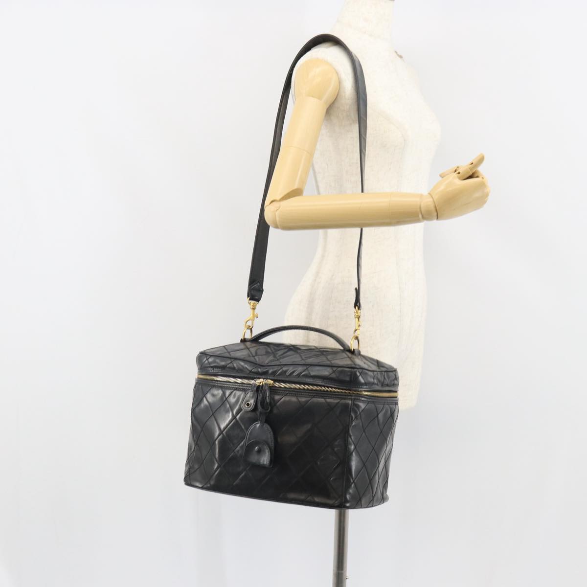 CHANEL Vanity Hand Bag Patent leather 2way Black CC Auth bs11283