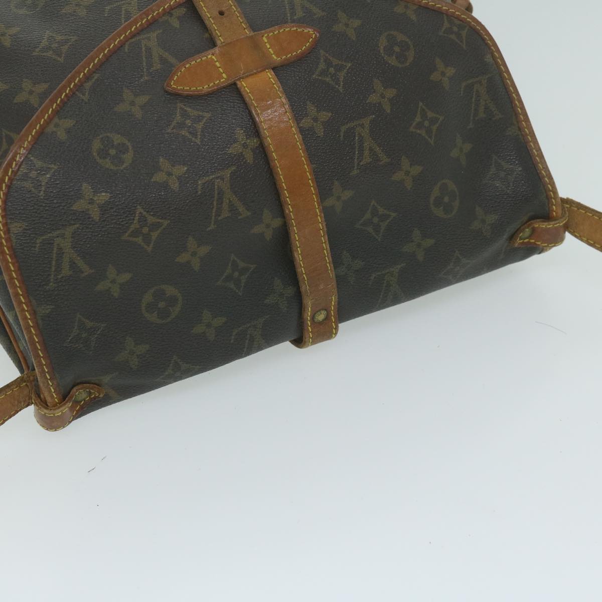 LOUIS VUITTON Monogram Saumur 30 Shoulder Bag M42256 LV Auth bs11329