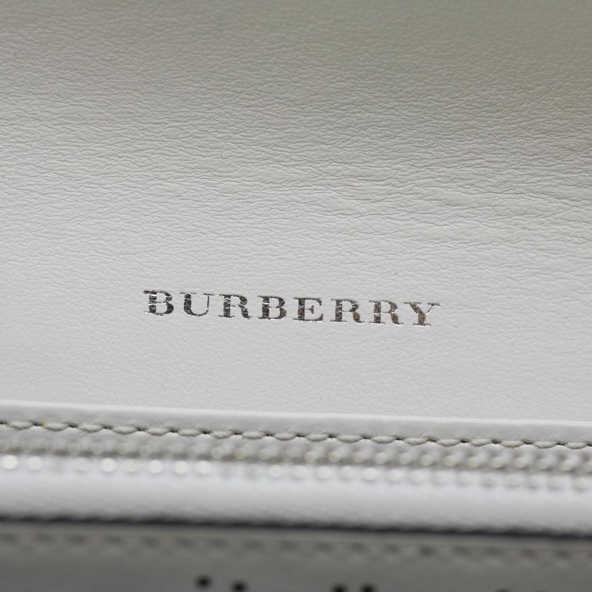 BURBERRY Long Wallet Leather White Auth bs12001