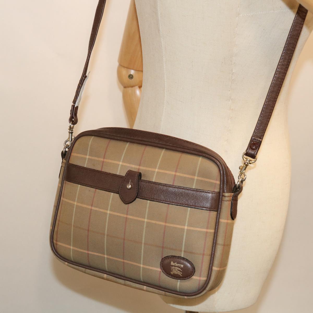 Burberrys Nova Check Shoulder Bag Canvas Beige Auth bs12793