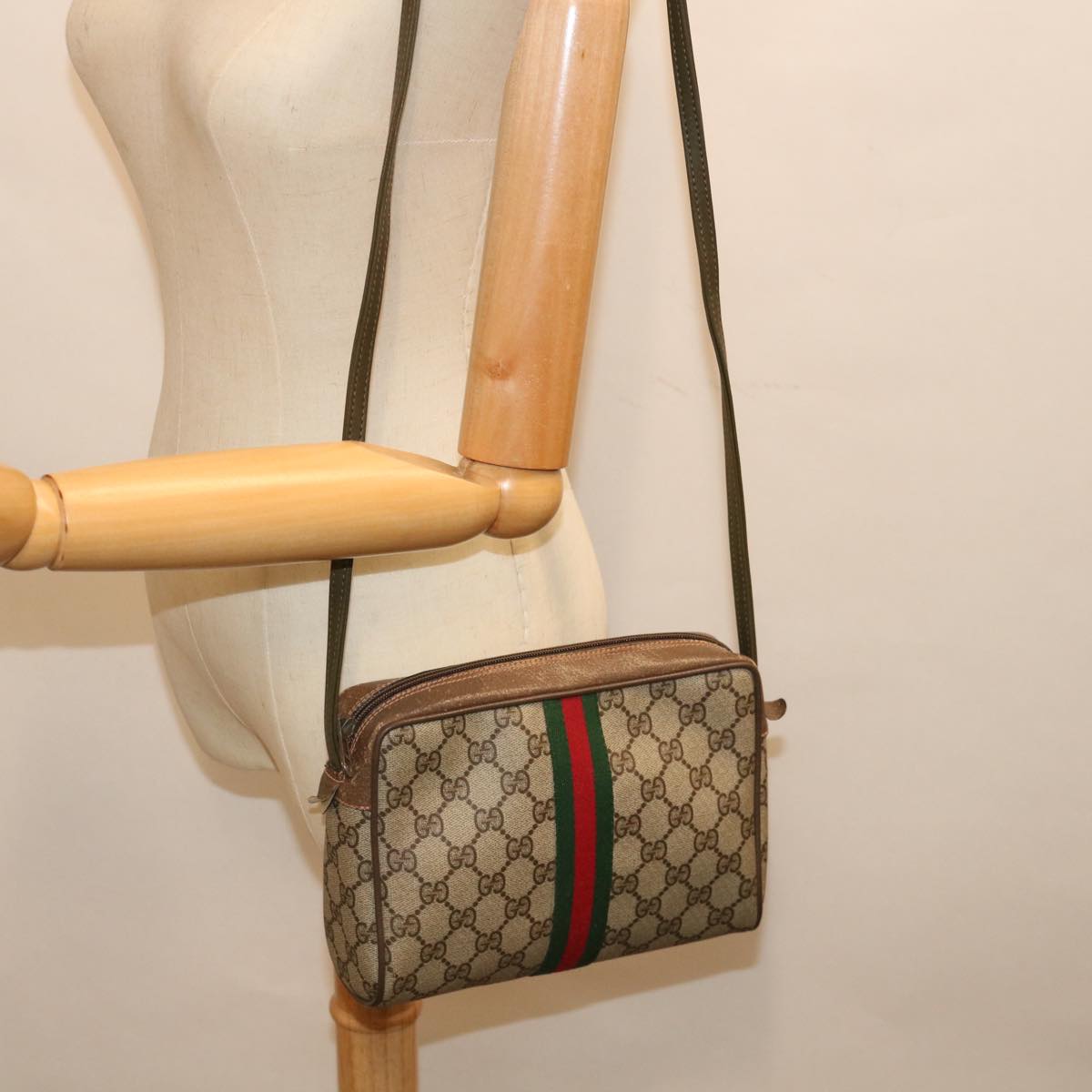 GUCCI GG Supreme Web Sherry Line Clutch Bag PVC Beige 89 01 012 Auth bs13437