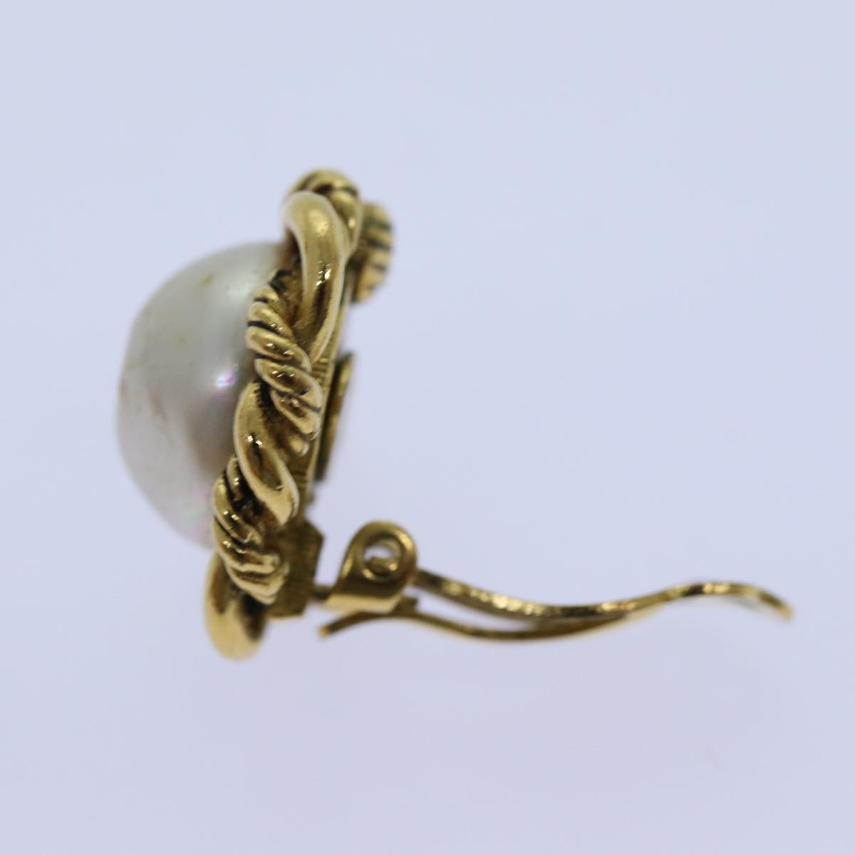 CHANEL Pearl Earring metal Gold CC Auth bs13495