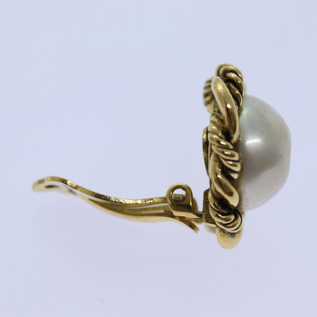 CHANEL Pearl Earring metal Gold CC Auth bs13495