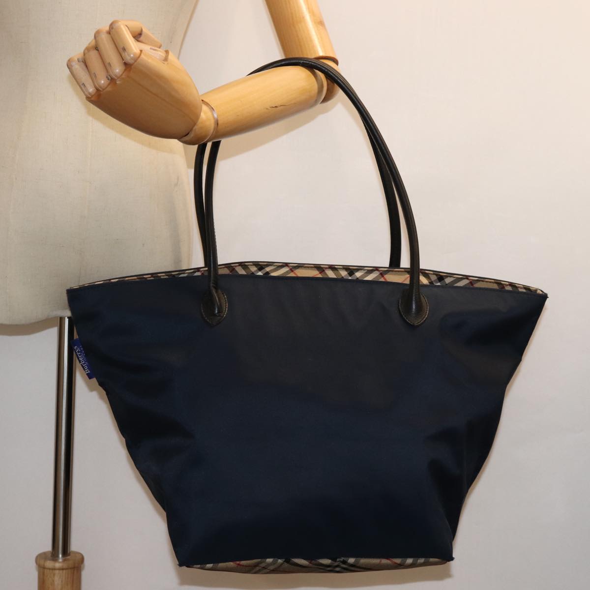 Burberrys Nova Check Blue Label Tote Bag Nylon Navy Beige Auth bs13707