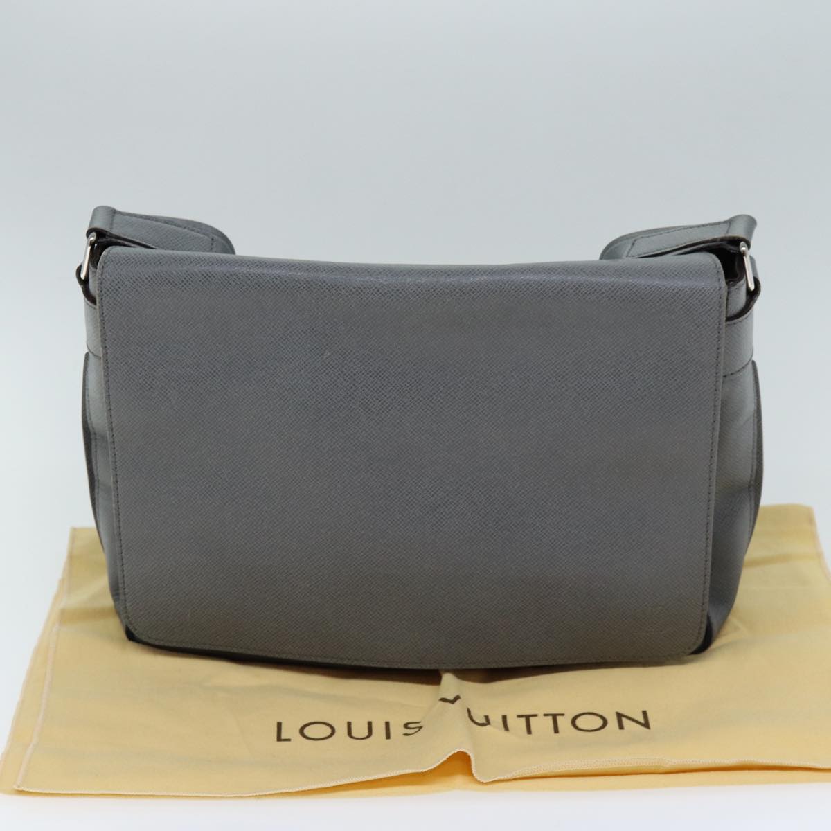 LOUIS VUITTON Taiga Roman MM Shoulder Bag Gray Gracie M32623 LV Auth bs13770