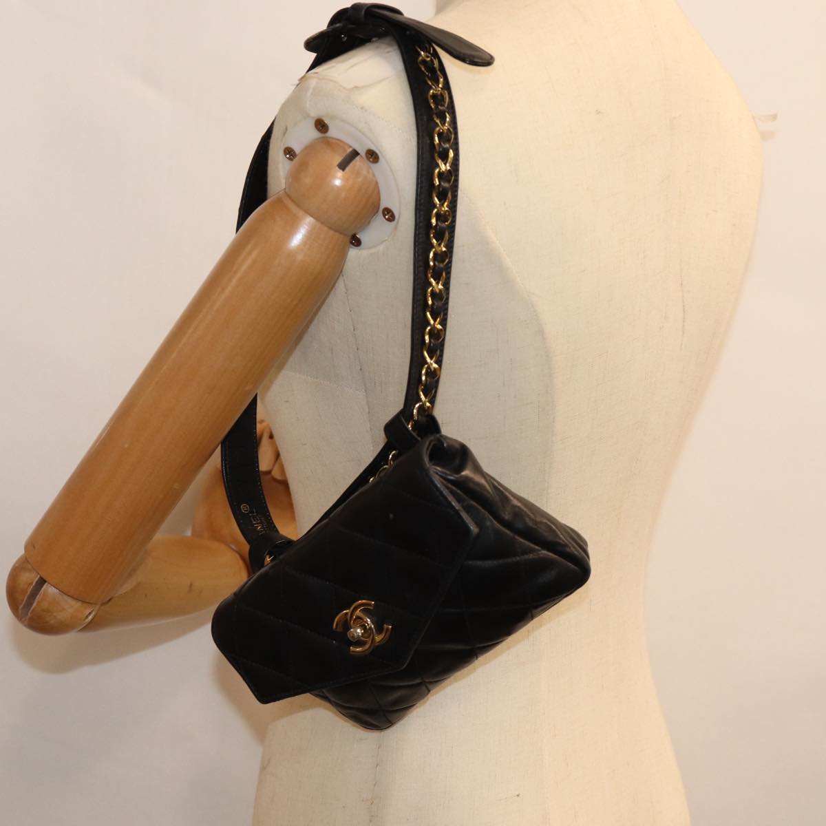 CHANEL Matelasse Turn Lock Waist bag Leather Black CC Auth bs13969