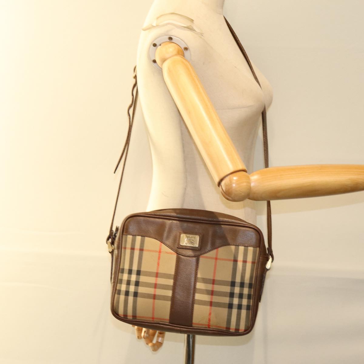 Burberrys Nova Check Shoulder Bag Canvas Beige Auth bs14325