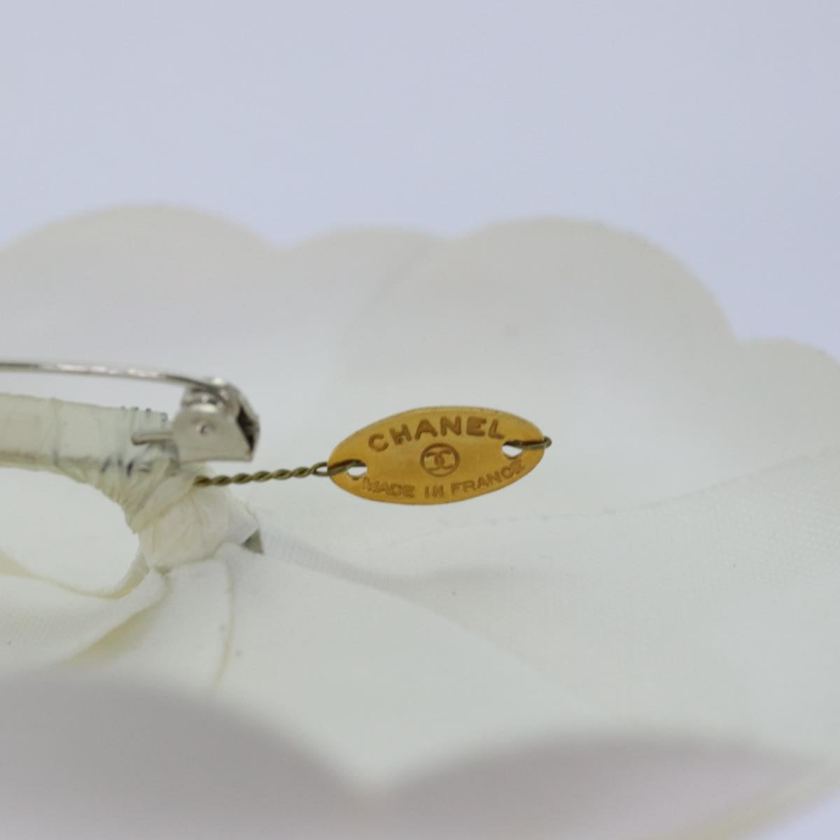 CHANEL Flower Brooch Canvas White CC Auth bs14620