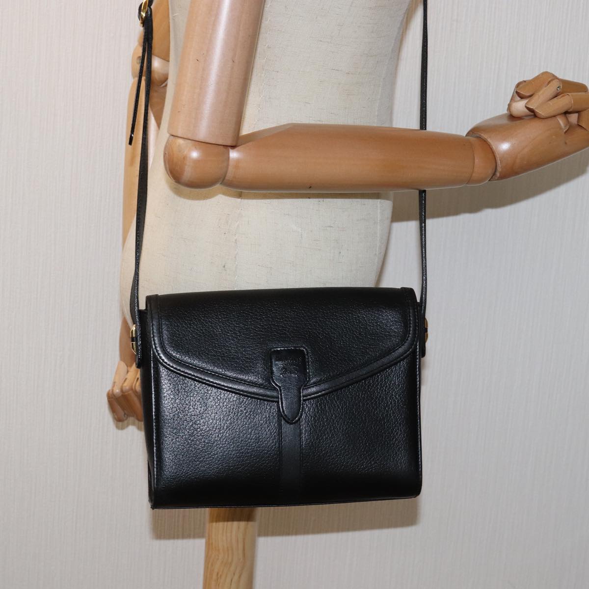 Burberrys Shoulder Bag Leather Black Auth bs14648