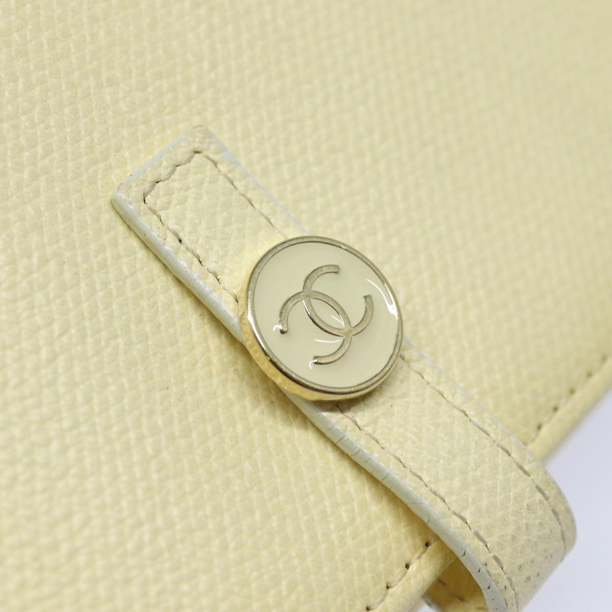 CHANEL COCO Mark Wallet Leather Vanilla CC Auth bs15966