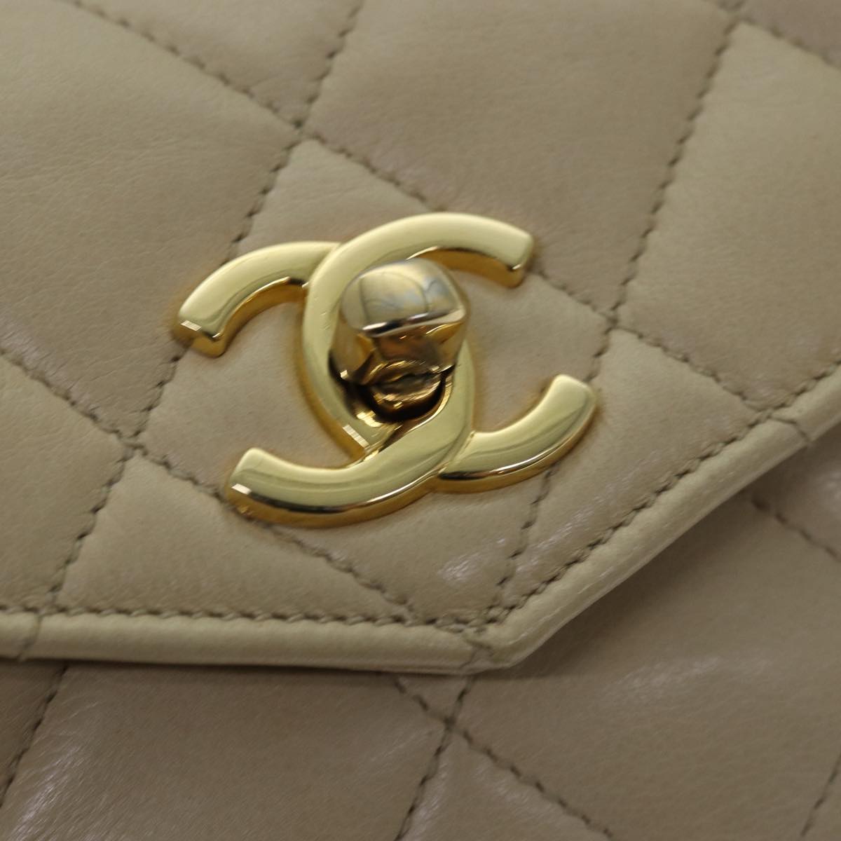 CHANEL Matelasse Waist bag Lamb Skin Beige CC Auth bs16597