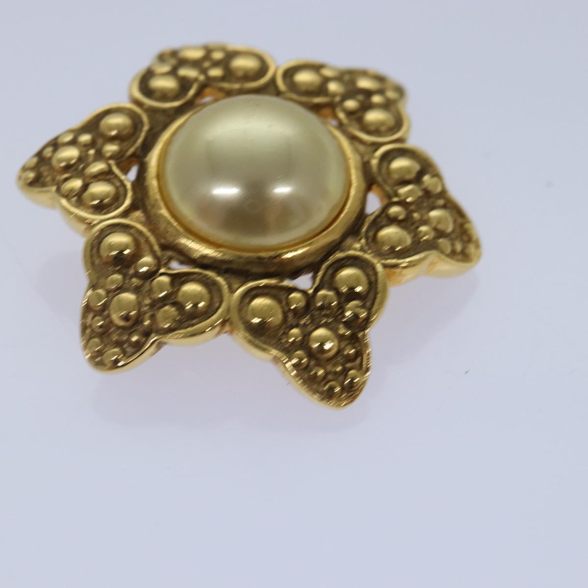 CHANEL Brooch Metal Gold Tone CC Auth bs17053V