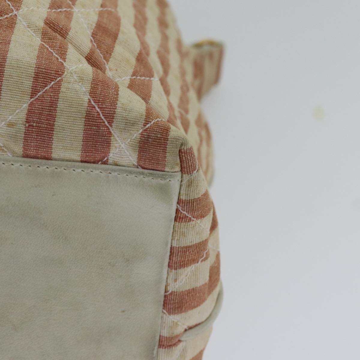 CHANEL Matelasse Chain Shoulder Bag Canvas Red Gold CC Auth bs17125