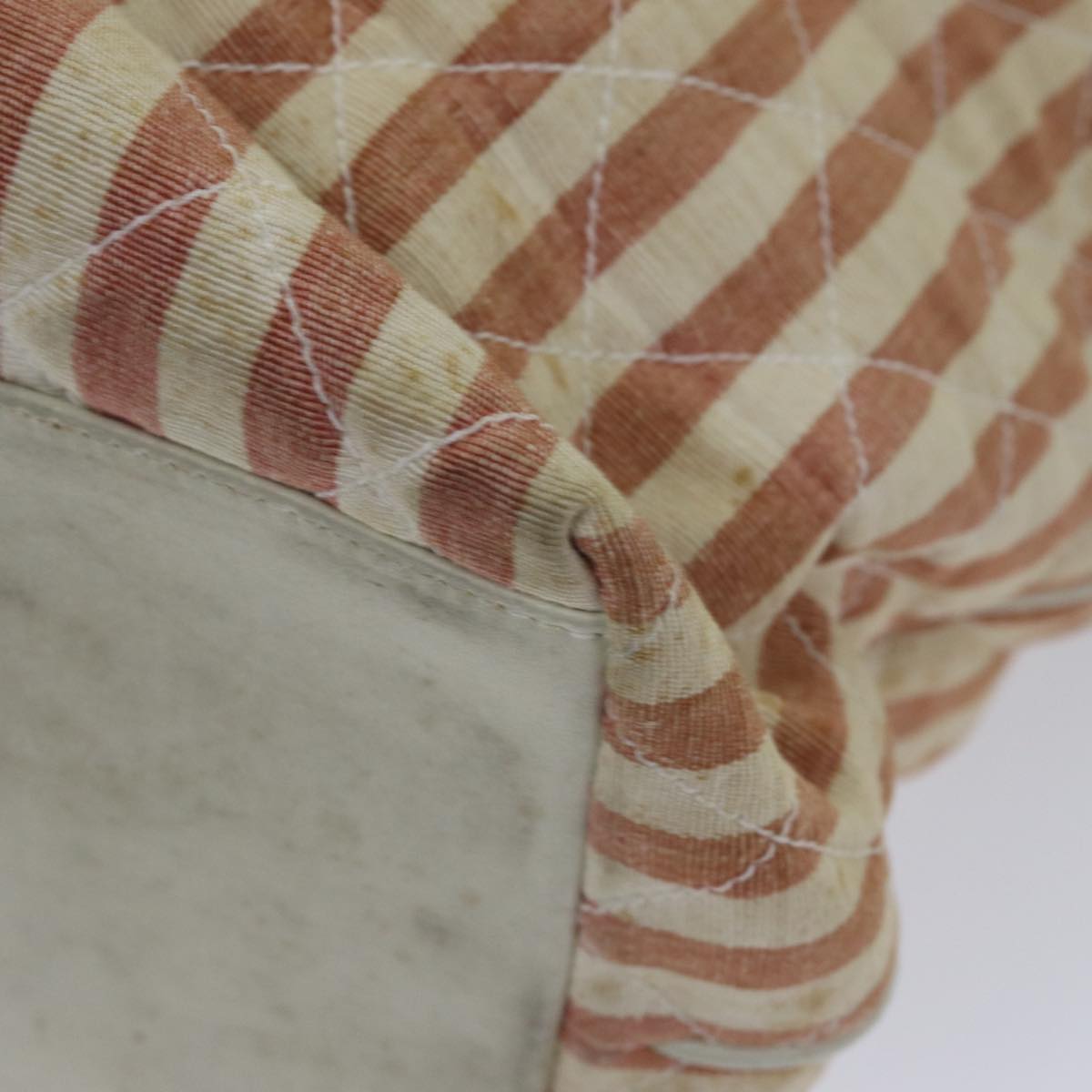 CHANEL Matelasse Chain Shoulder Bag Canvas Red Gold CC Auth bs17125