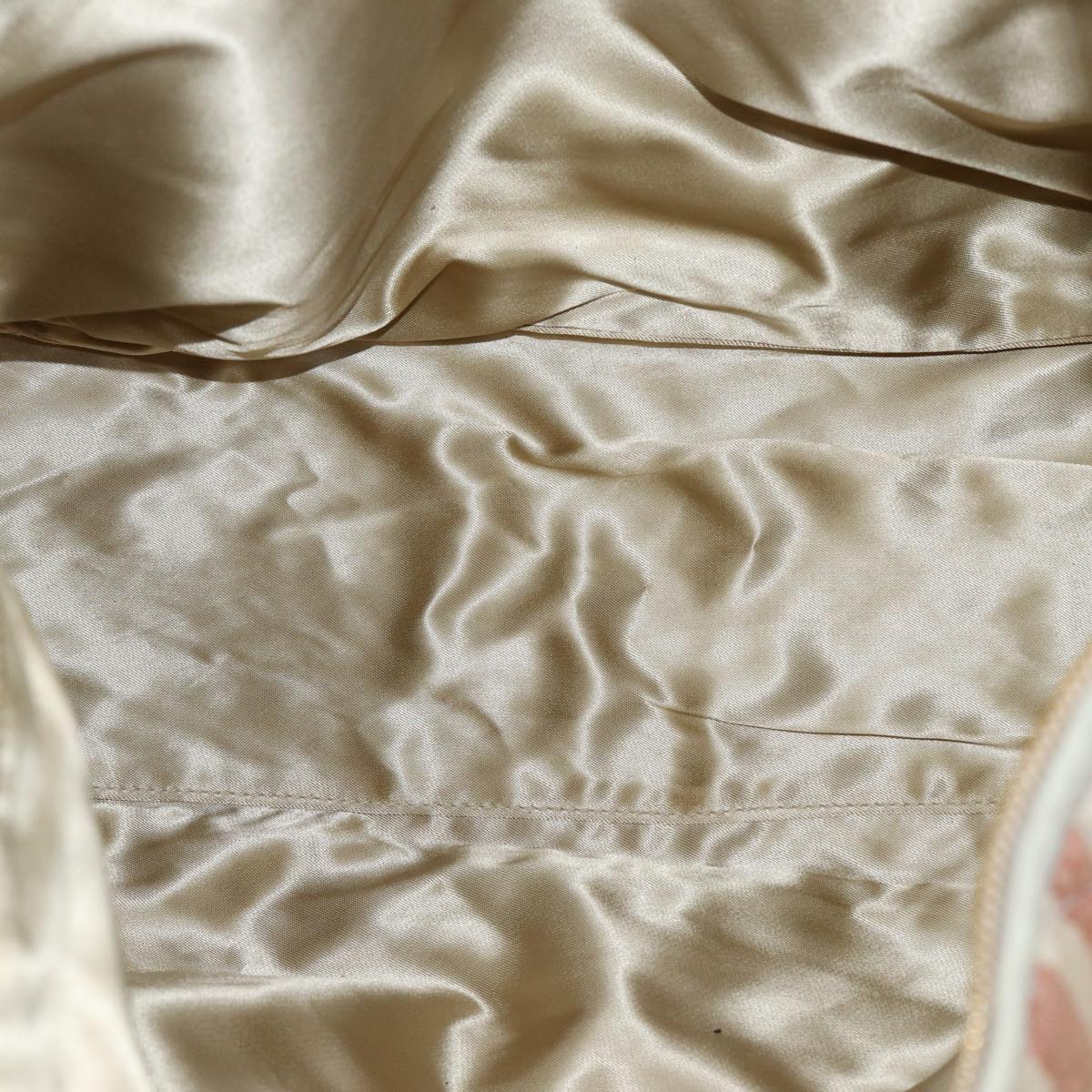 CHANEL Matelasse Chain Shoulder Bag Canvas Red Gold CC Auth bs17125