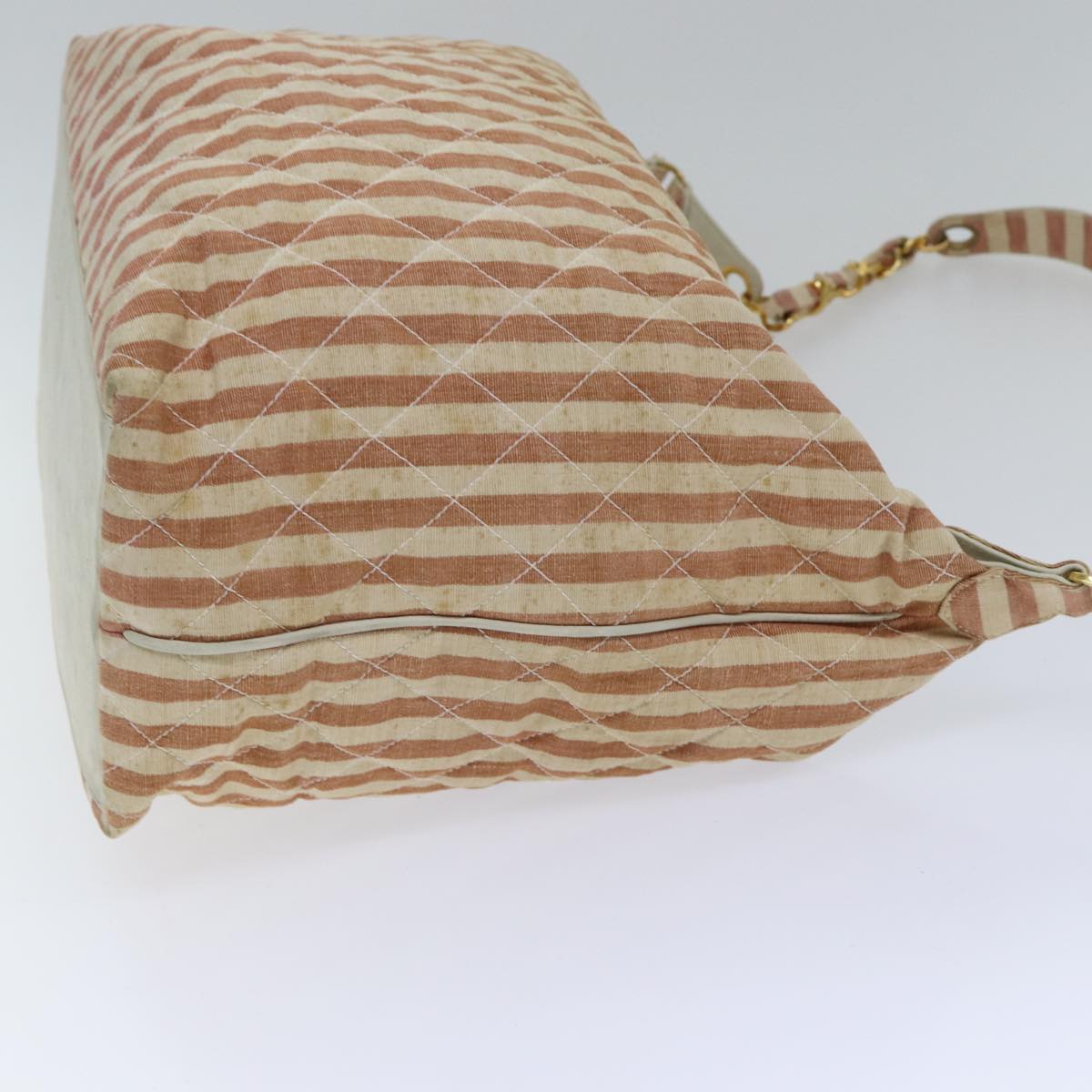 CHANEL Matelasse Chain Shoulder Bag Canvas Red Gold CC Auth bs17125