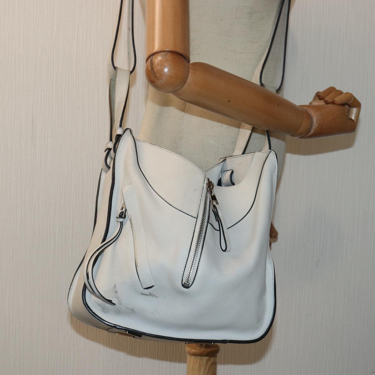 LOEWE Anagram Hammock Small Shoulder Bag Leather White Silver Auth bs17301