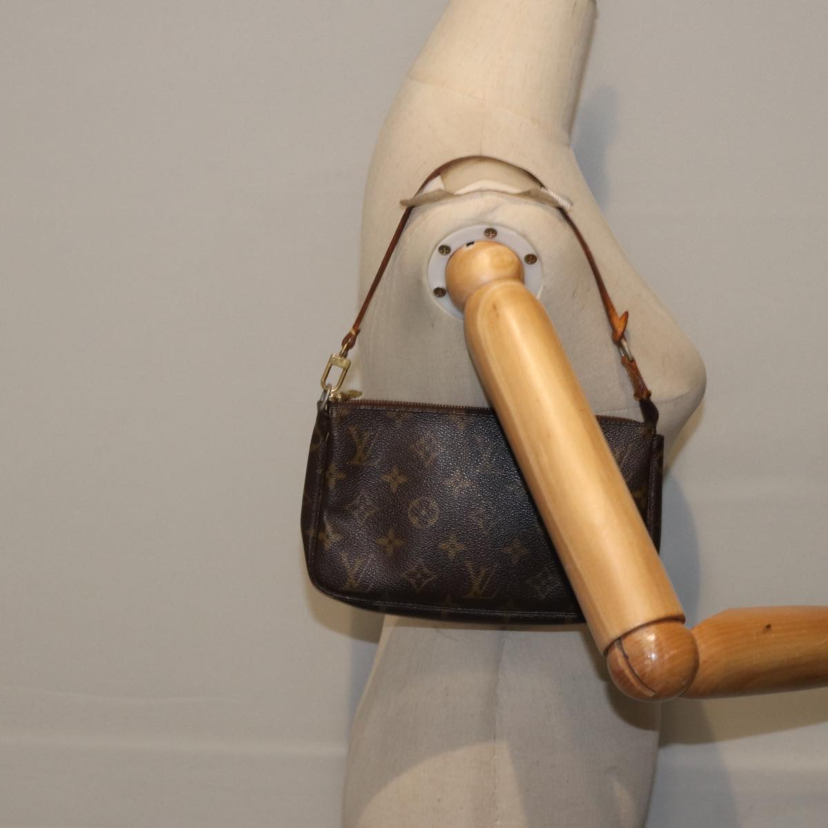 LOUIS VUITTON Monogram Pochette Accessoires Pouch M51980 LV Auth bs17808