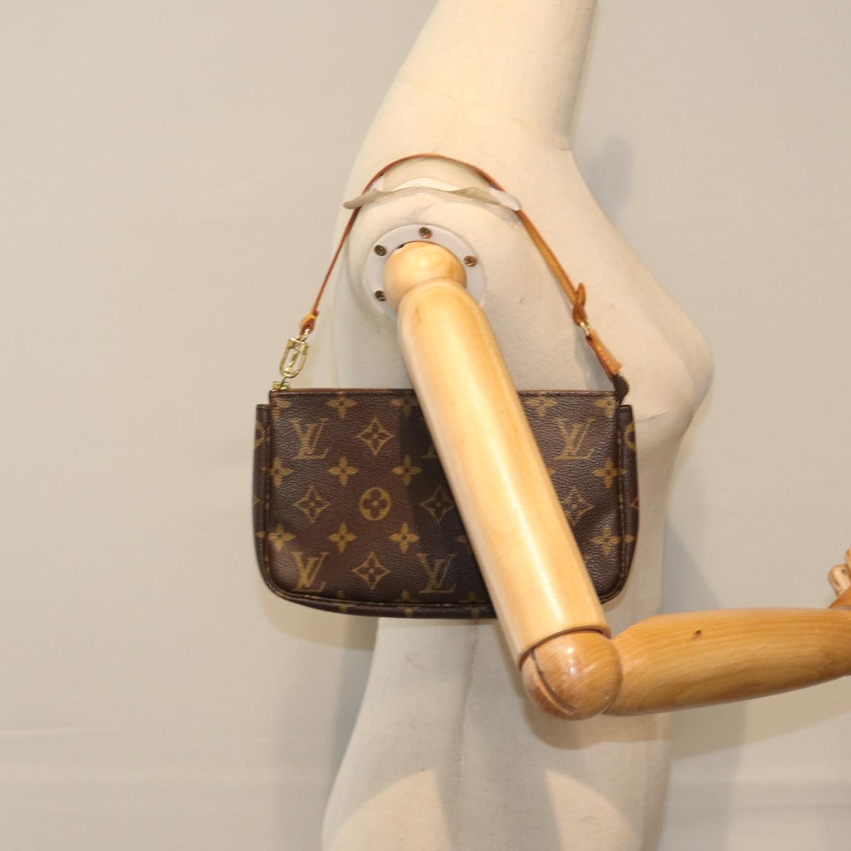 LOUIS VUITTON Monogram Pochette Accessoires Pouch M51980 LV Auth bs17960