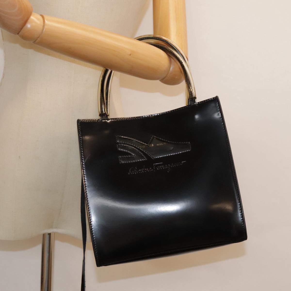 Salvatore Ferragamo Hand Bag Leather Black Gold Auth bs18231