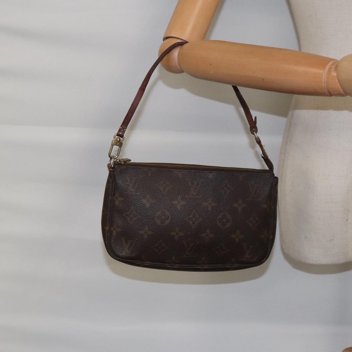 LOUIS VUITTON Monogram Pochette Accessoires Pouch M51980 LV Auth bs18727