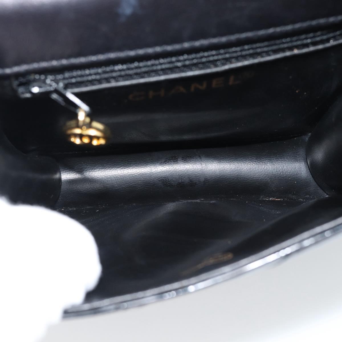 CHANEL V Stitch Waist bag Patent leather Black Gold CC Auth bs18829