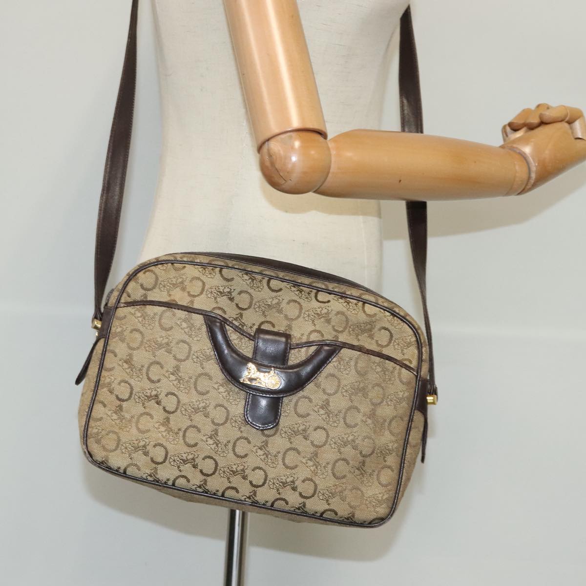 CELINE C Sulky Shoulder Bag Beige Dark Brown Gold Auth bs19149