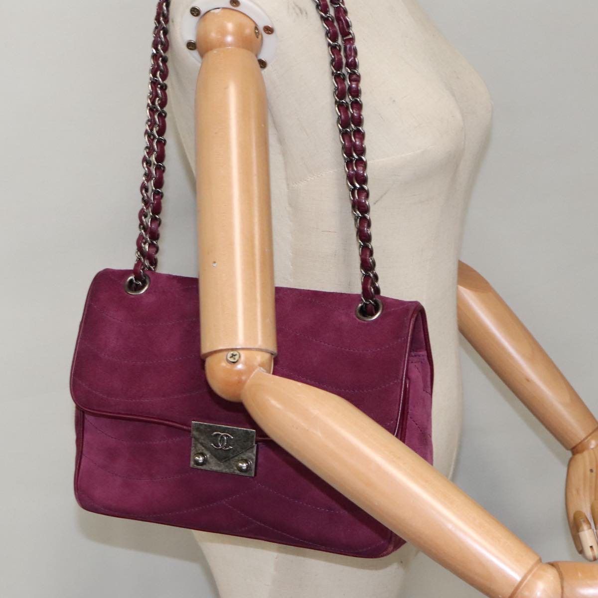 CHANEL Cruise line Chain Shoulder Bag Suede Purple CC Auth bs19199A