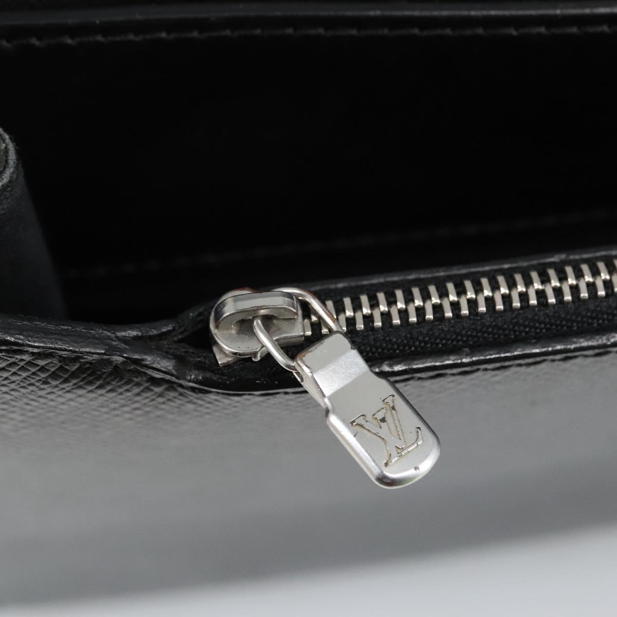 LOUIS VUITTON Taiga Laguito Business Bag Ardoise M31092 LV Auth bs19355