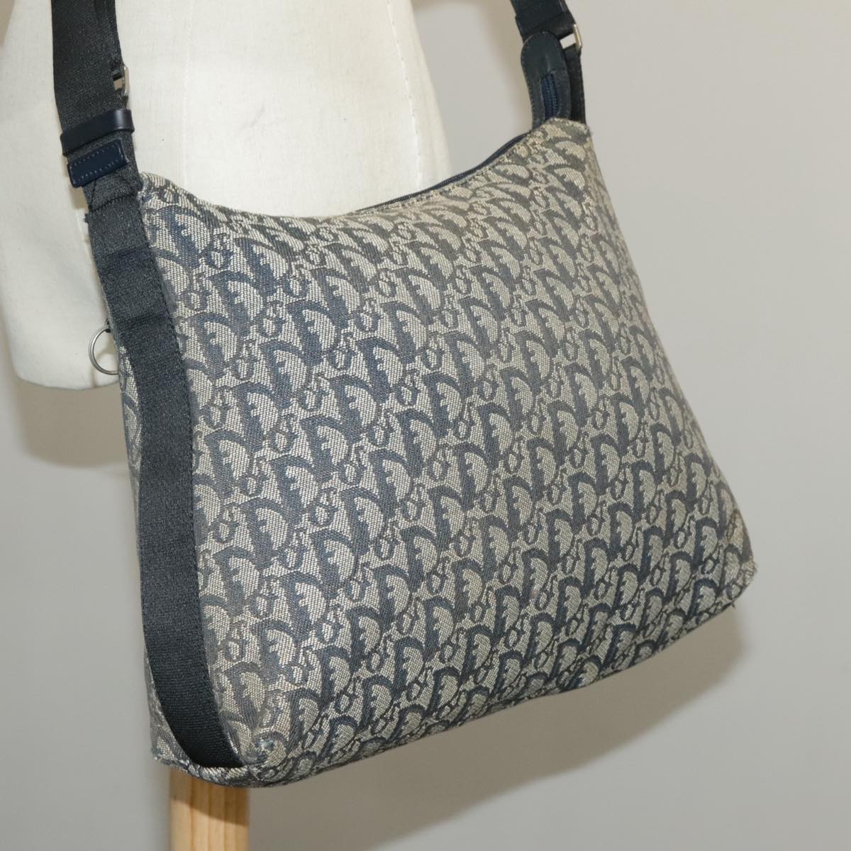Christian Dior Trotter Canvas Shoulder Bag Navy Silver Auth bs19758