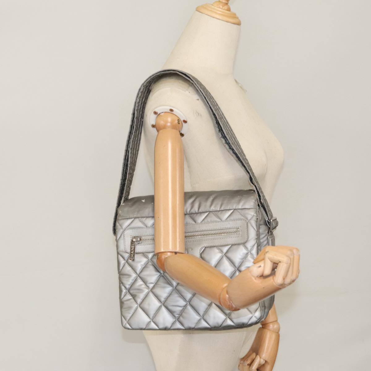 CHANEL Coco Cocoon Shoulder Bag Silver CC Auth bs19808