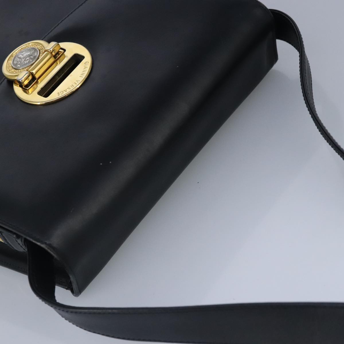 Gianni Versace Shoulder Bag Leather Black Gold Auth bs20156