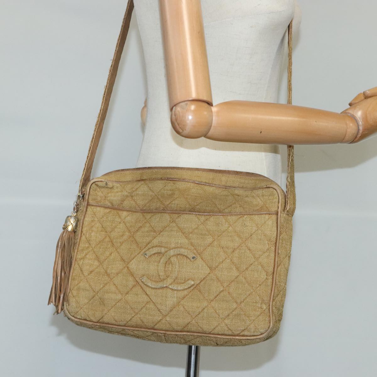 CHANEL Matelasse Shoulder Bag Canvas Beige CC Auth bs20198