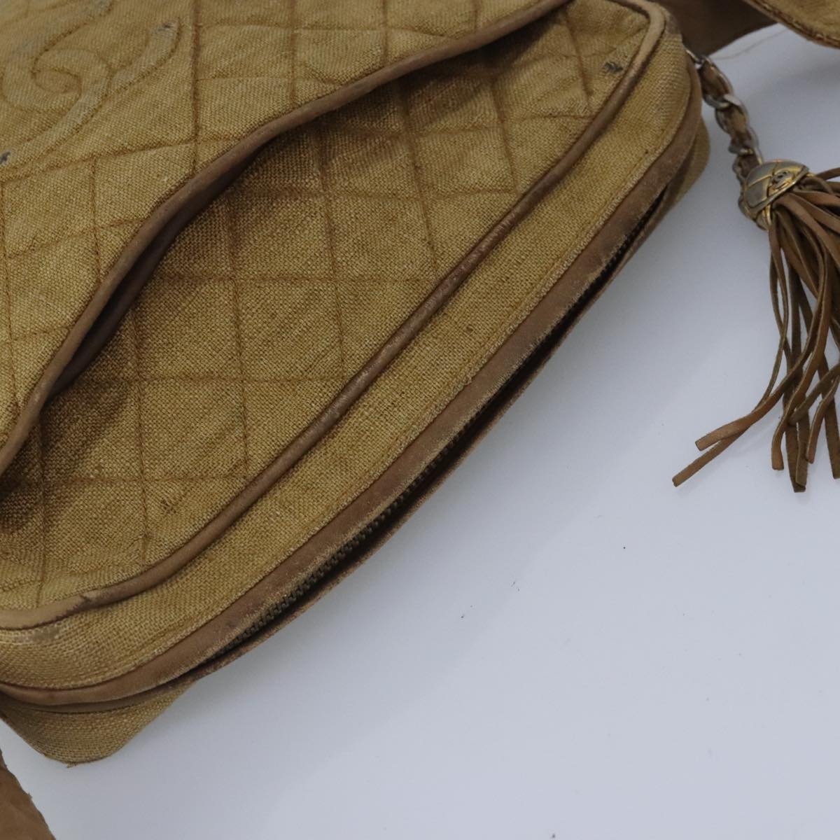 CHANEL Matelasse Shoulder Bag Canvas Beige CC Auth bs20198