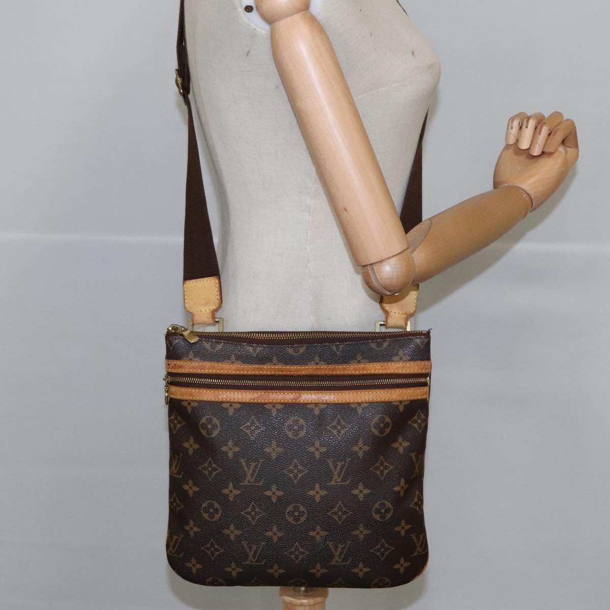 LOUIS VUITTON Monogram Pochette Bosphore Shoulder Bag M40044 LV Auth bs20281