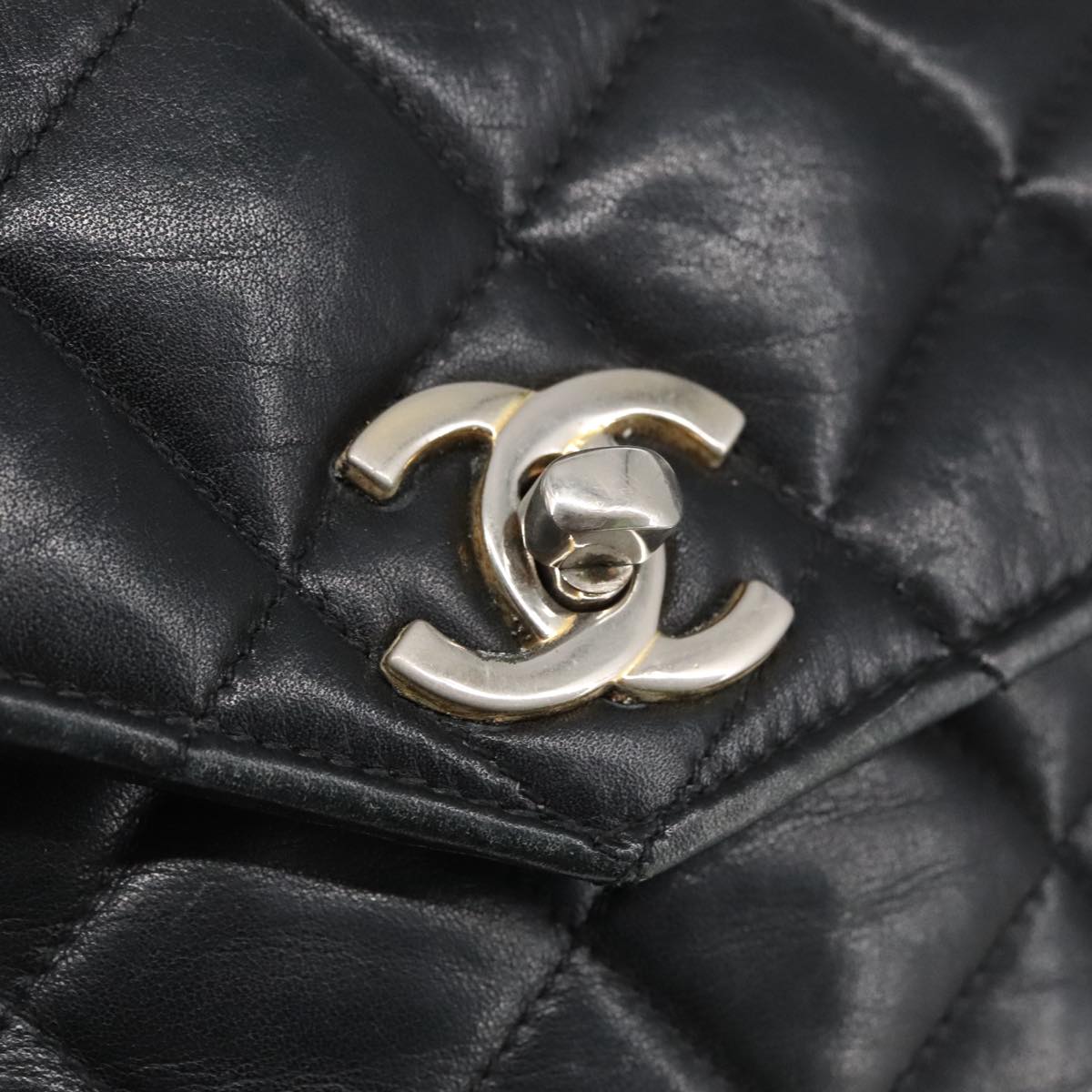 CHANEL Matelasse Chain Waist bag Lamb Skin Black Gold CC Auth bs20726
