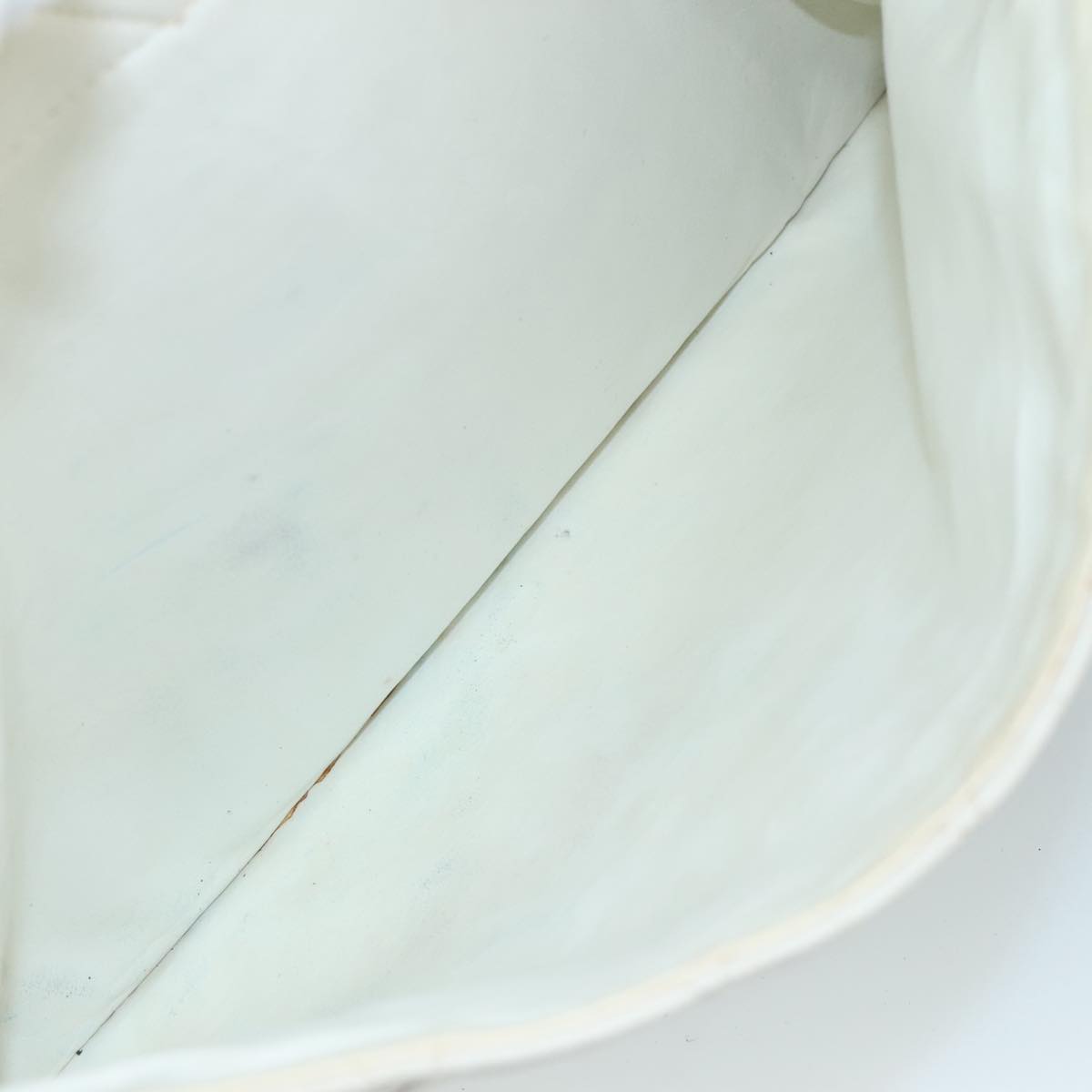 CHANEL Matelasse Chain Shoulder Bag Leather White Gold CC Auth bs20903