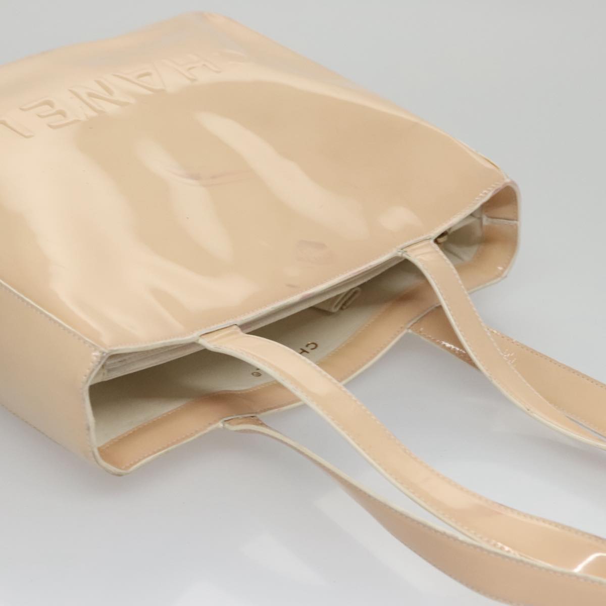 CHANEL Tote Bag Enamel Beige Gold CC Auth bs20922