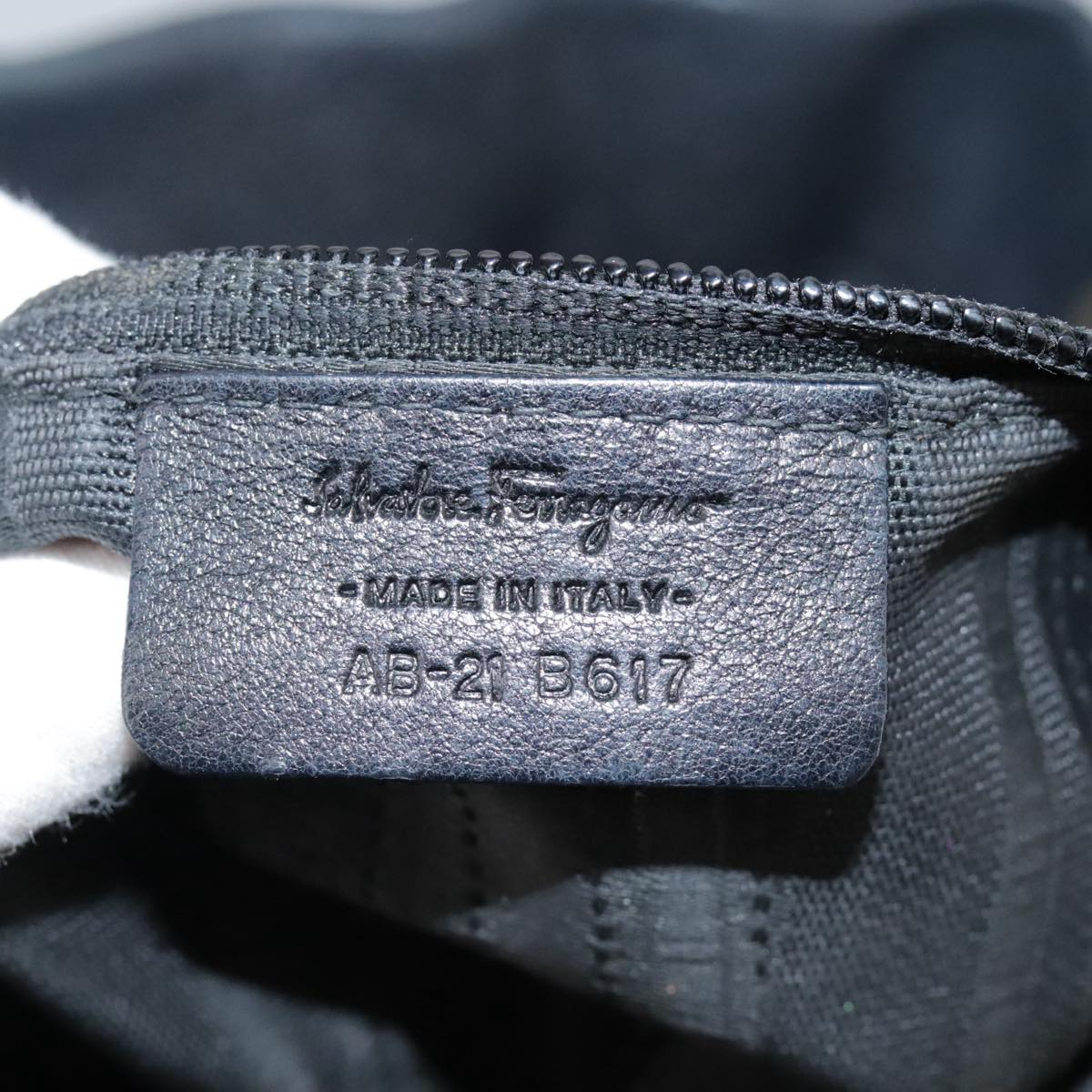 Salvatore Ferragamo Vala Hand Bag Leather 2way Black Gold Auth bs20937